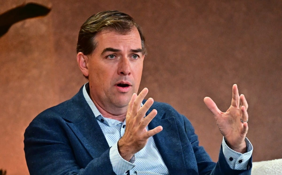 AWS CEO, Anthropic ve OpenAI’ya Milyarlarca Dolar Yatırımının Çelişkisiz Olabileceğini Açıklıyor