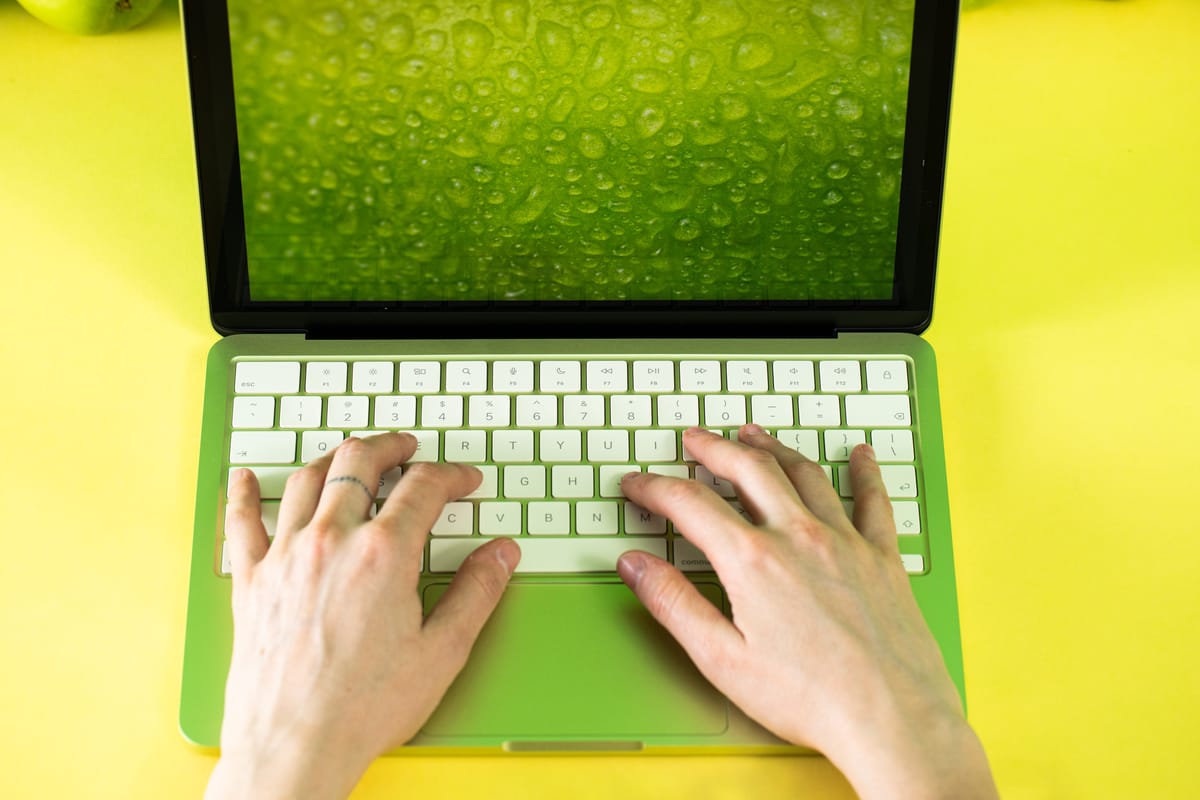 Apple'ın MacBook Neo'su Çok Renkli Parçalarla Kişiselleştirilebiliyor