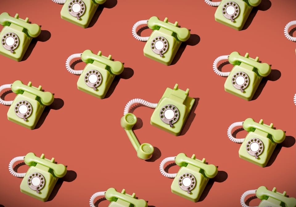 Retro Teknoloji Yeniden Sahneye Çıkıyor: Boombox'tan Anlık Kamera ve Sabit Telefonlara