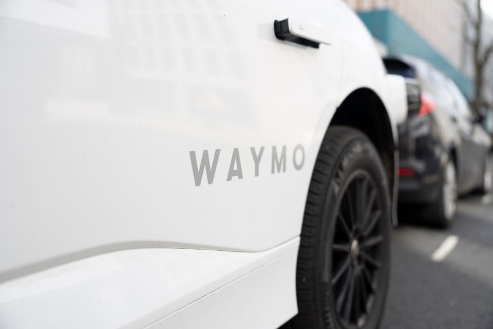 Londra, Waymo'nun Robotaksi Testleriyle İlk Robotaksi Hizmetine Yaklaşıyor