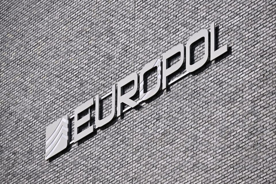 Europol, DDoS kiralama hizmetlerine karşı operasyon başlattı: 4 tutuklama ve 53 alan adı kapatıldı