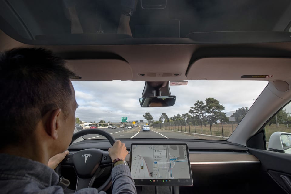 Hollanda, Tesla’nın Süpervizörlü Full Self-Driving Sistemini Avrupa’da İlk Onaylayan Ülke Oldu